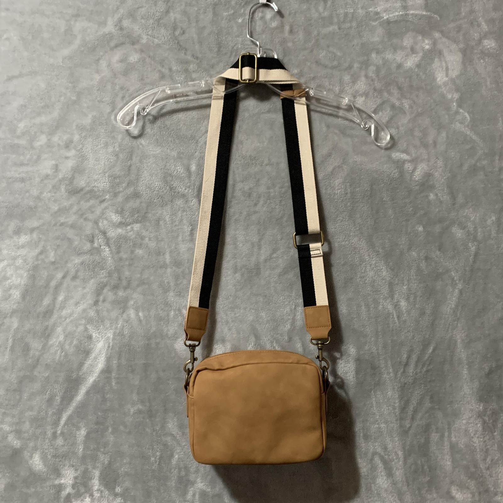 Universal Thread Crossbody Camera Bag Womens Tan … - image 7