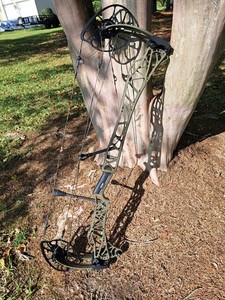 Mathews Lift 33 RH 70lb Compound Bow 30.5in Draw Bow Ambush Green Hunting