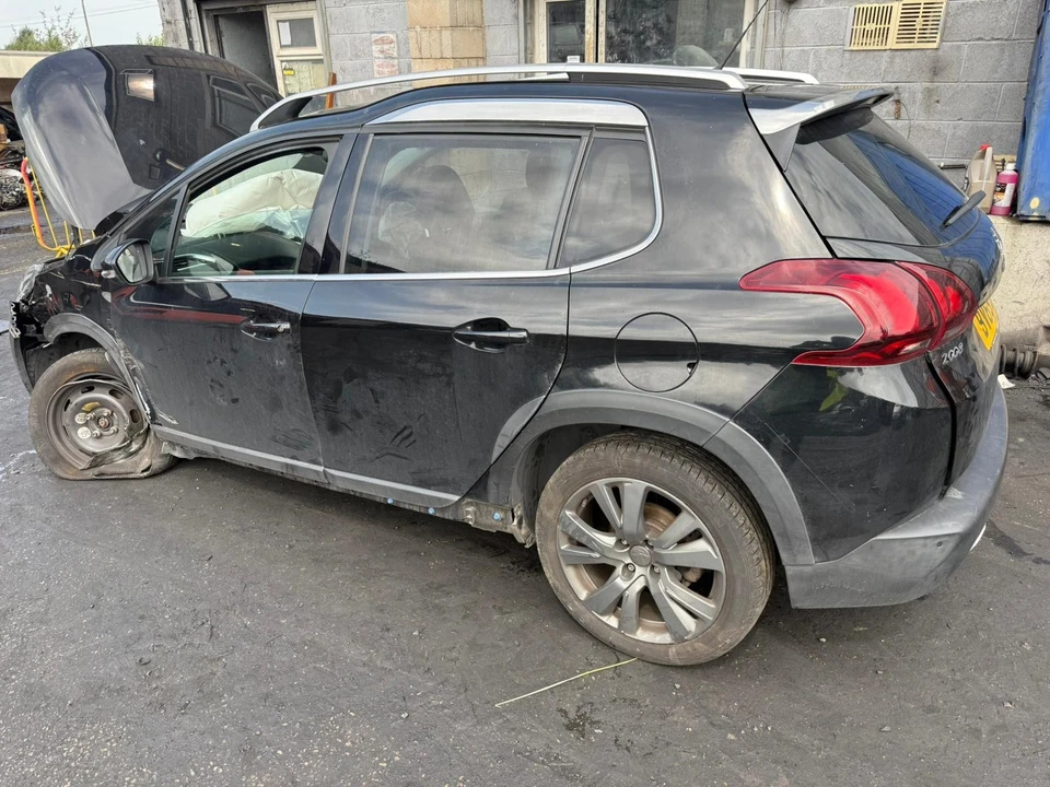 PEUGEOT 2008 HATCHBACK 5 PUERTAS MK1 (Ph2) (A94) 2019 negro *rotura* repuestos coche Foto 4 de 4