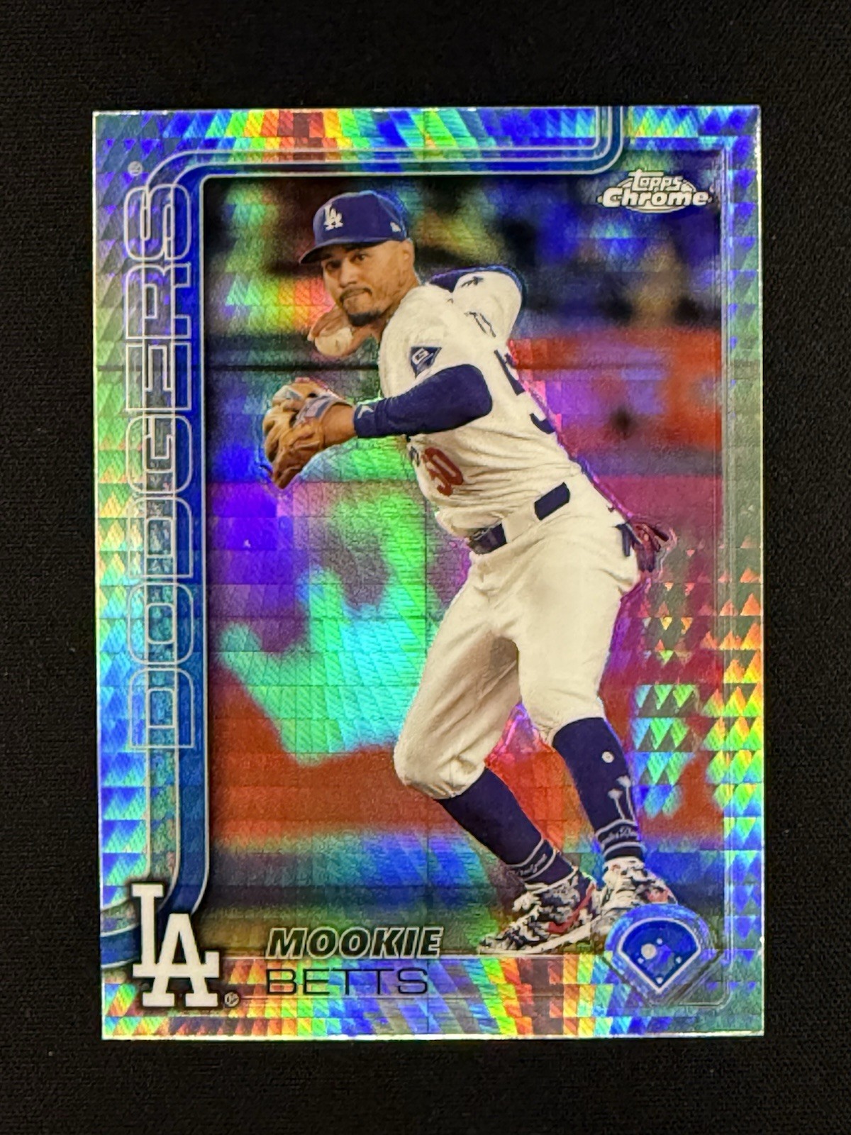 Mookie Betts 2025 Topps Chrome Prism Refractor #50 Los Angeles Dodgers