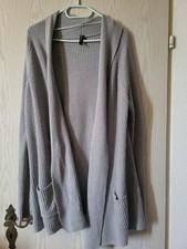 Strickjacke Grau Gr. S geht über die Hüfte