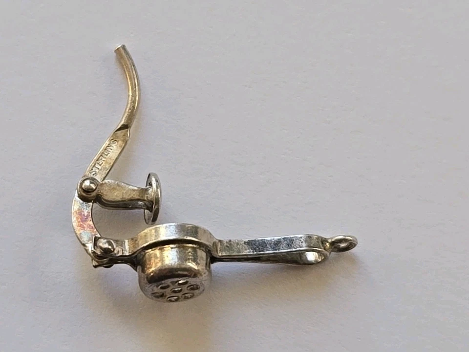 Plata de ley ~ Dije EXPRIMIDOR DE LIMÓN ~ ¡EXTREMADAMENTE RARO! ~ ¡VINTAGE! Foto 2 de 4