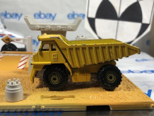 1980 Hot Wheels Workhorses CAT Caterpllar Dump Truck 777 Yellow De Cast Toy Constructon
