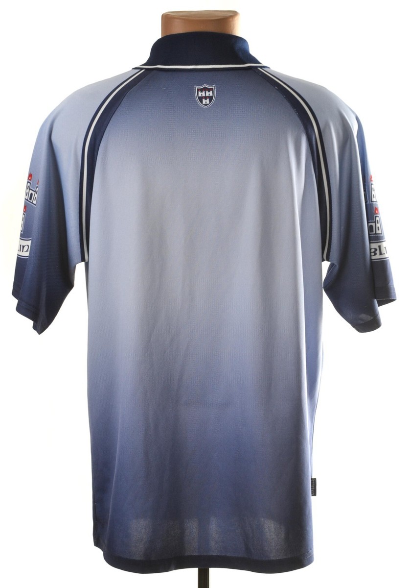 Plouézec-Ballimamore : Un Maillot De Football Gaélique Au Mur De La Mairie 6615047