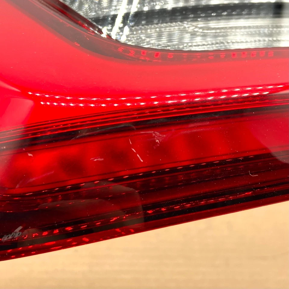 OEM 19-23 BMW 330i 330e M3 lado del conductor LED luz trasera parada bombilla lámpara H35A3BCA101 Foto 4 de 4