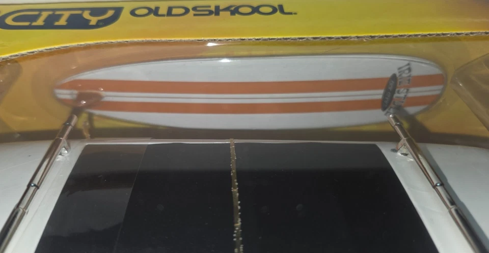 Autobús VW Dub City Old Skool 1962 2006 escala 1:24 Die Cast Jada juguetes con tabla de surf Foto 3 de 4