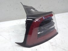 Tesla Model Y original Rückleuchte Schlussleuchte links außen LED BJ2023