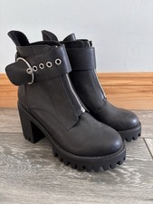Disturbia "Halo" Front-Zip black Platform Ankle Boots Size 6