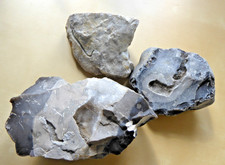 3x ogniste kamienie z pięknymi kryształowymi druzami z wybrzeża Morza Bałtyckiego