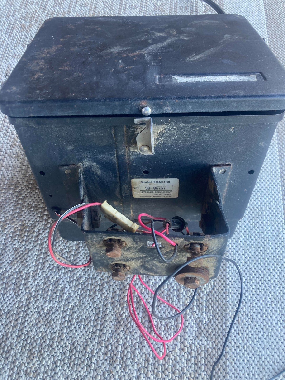 VINTAGE FARM TRACTOR FENDER MOUNT AM/F/M RADIO TRA 3100 eBay