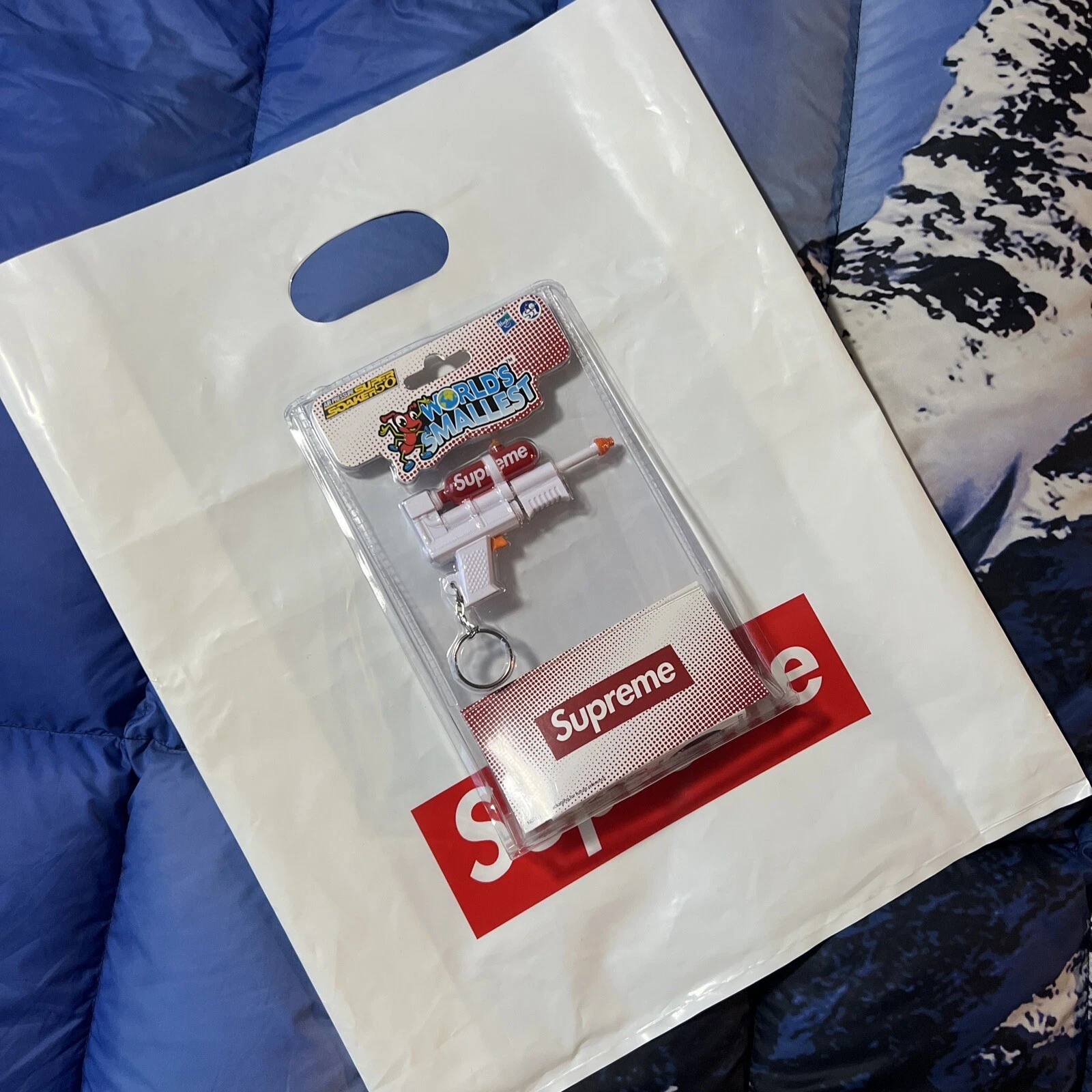 Porte clés Supreme®/Super Soaker 50 Water Blaster™ Hasbro   Neuf dans son emballage
