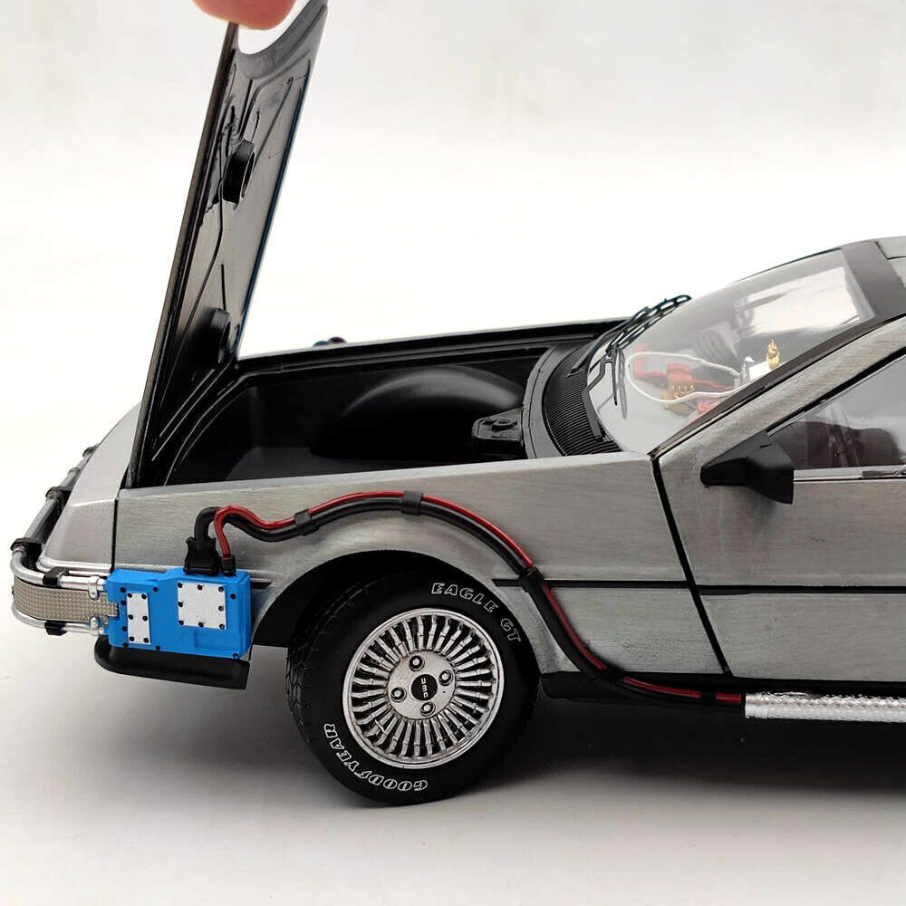1/18 Hot Wheels Elite Back To The Future Time Machine 1/18 Hot Wheels Elite Back To The Future Time Machine