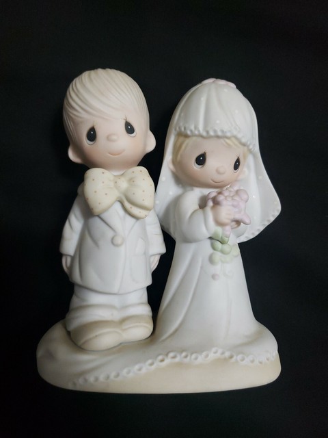 1979 Precious Moments The Lord Bless You and Keep You E3114 Wedding Bride Groom 