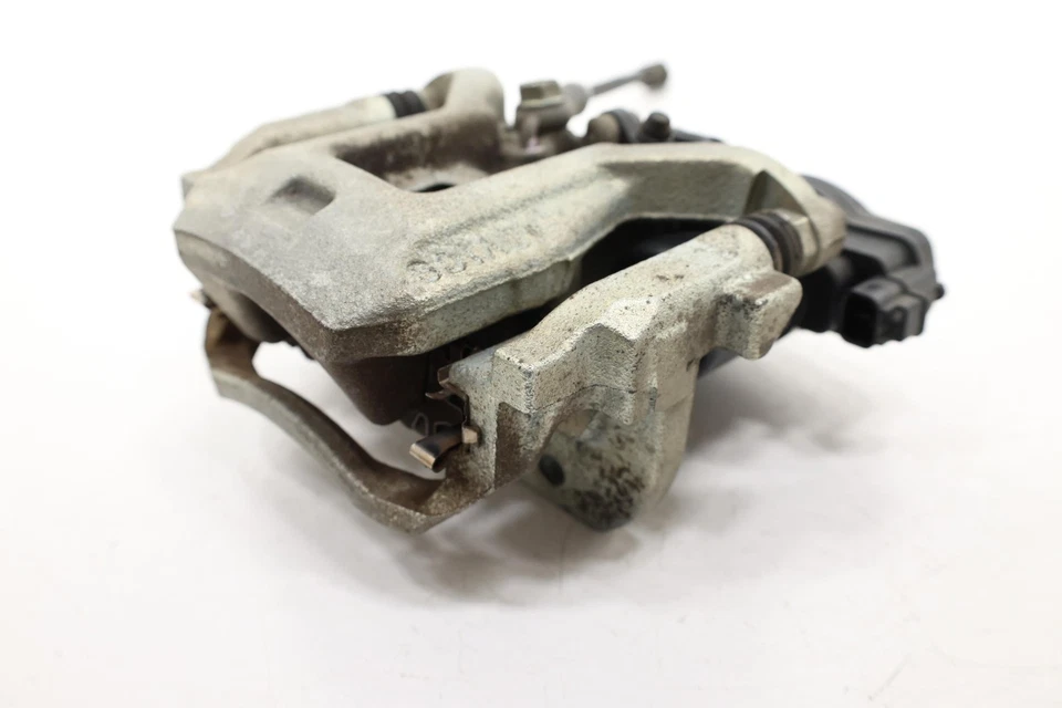 2018–2021 LEXUS NX300 ЗАДНИЙ ПРАВОСТОРОННИЙ СУППОРТ ДИСКОВОГО ТОРМОЗА ОТ ОРИГИНАЛЬНОГО ПРОИЗВОДИТЕЛЯ - Изображение 3 из 4