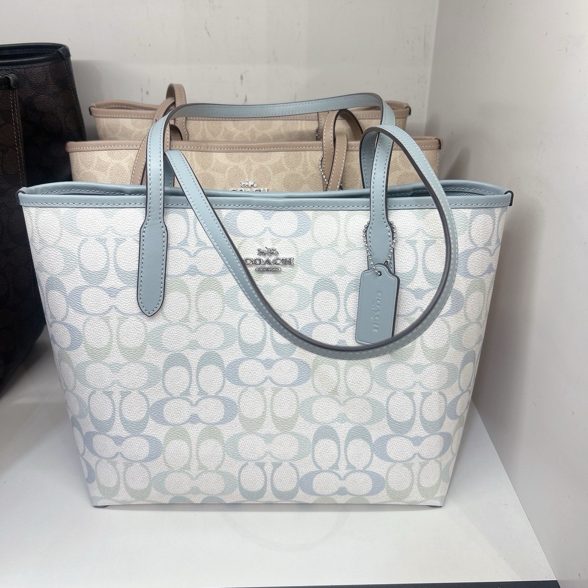 COACH グレー トートバッグ週末セール！ NWT Coach Medium City Tote Bag In Pretty Signature Canvas CDZ09