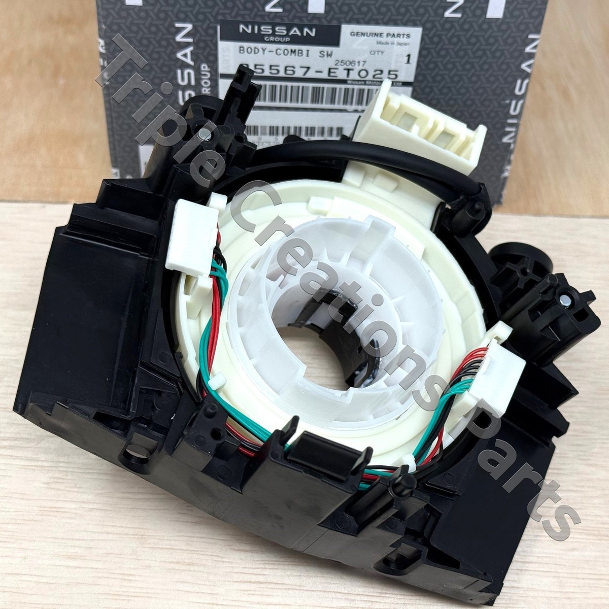 25567-ET025 Genuine Nissan Infiniti Body-Combination Switch