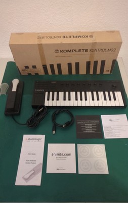 Native Instruments Komplete Kontrol M32 Midi Controller Keyboard w/ Exp. Pedal