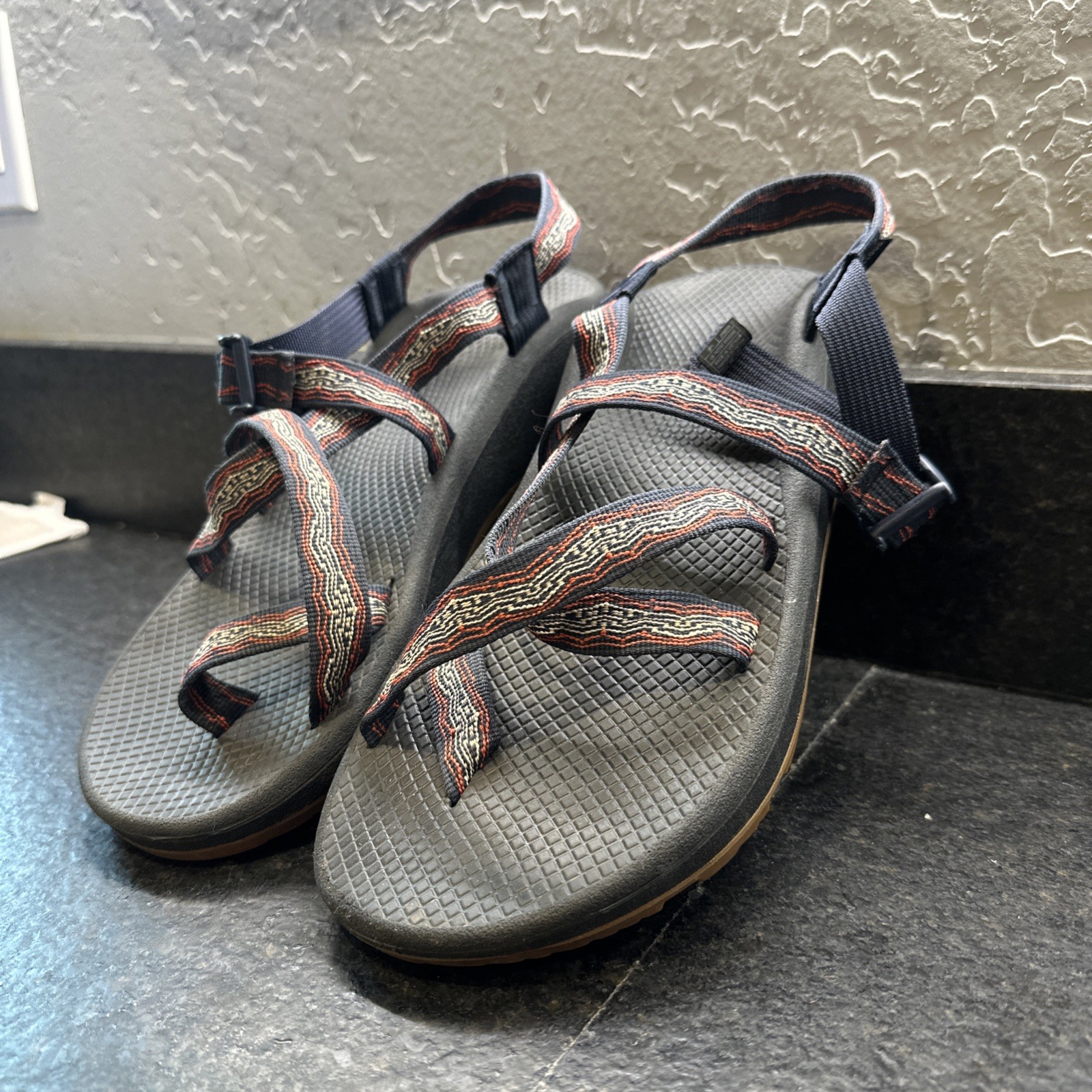 Chaco Cloud Toe Loop Arch Support Sandals Red Whi… - image 3