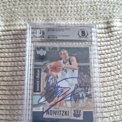 Upper Deck 2005-06 Rookie Debut Dirk Nowitzki #17 Rookie Auto BGS/BAS 0011153756