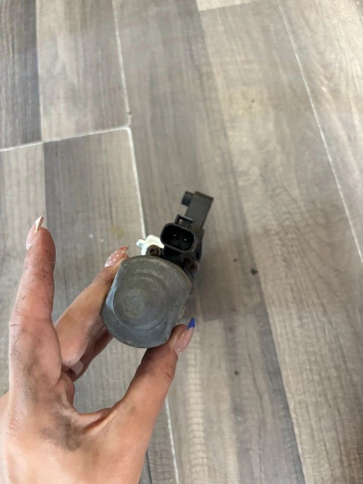 ⭐️ Motor ventana conductor trasero izquierdo Chevrolet Tahoe GMC Yukon 2000-2006 OEM Foto 3 de 3