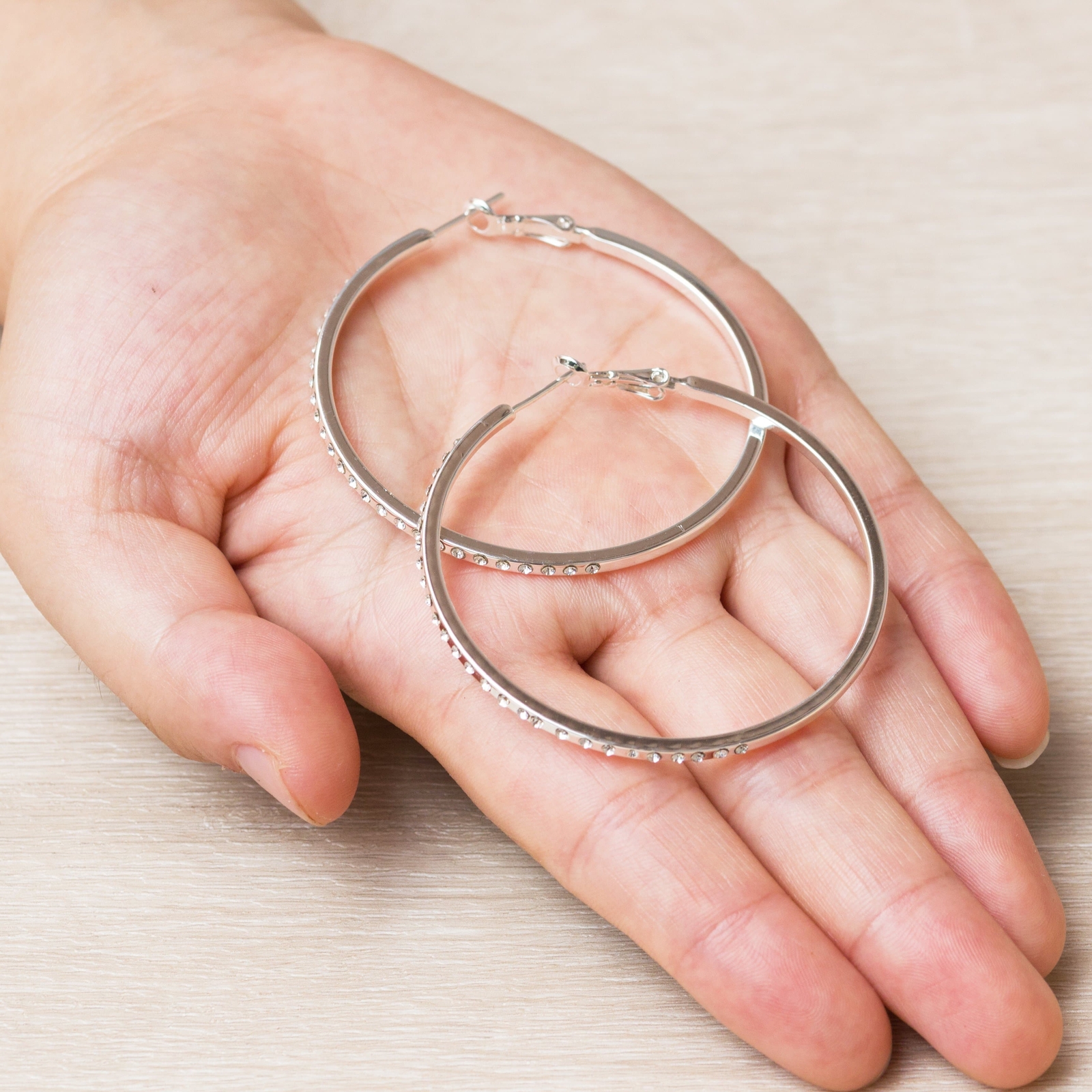 Sterling Silver Pavé Heart Stud Earrings | Michael Kors [US - Foto 6