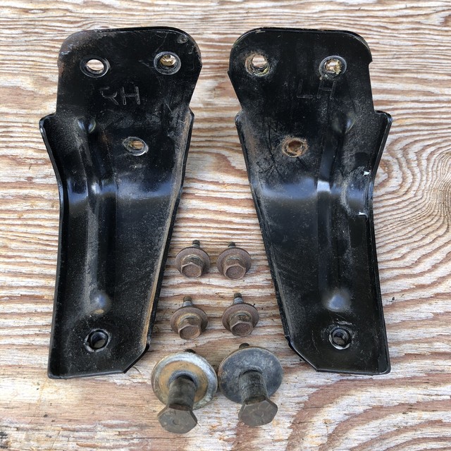 8793 Mustang Hatchback Back Seat Attachment Brackets Metal Rear Mounts