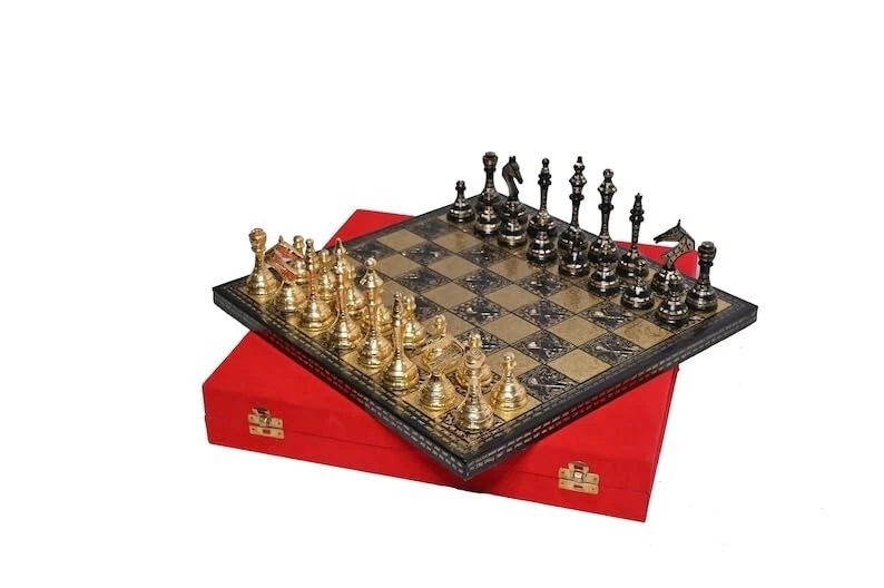 Brass Metal Luxury Chess set, Pieces & Board game antique collectibles vintage - Image 2 of 4