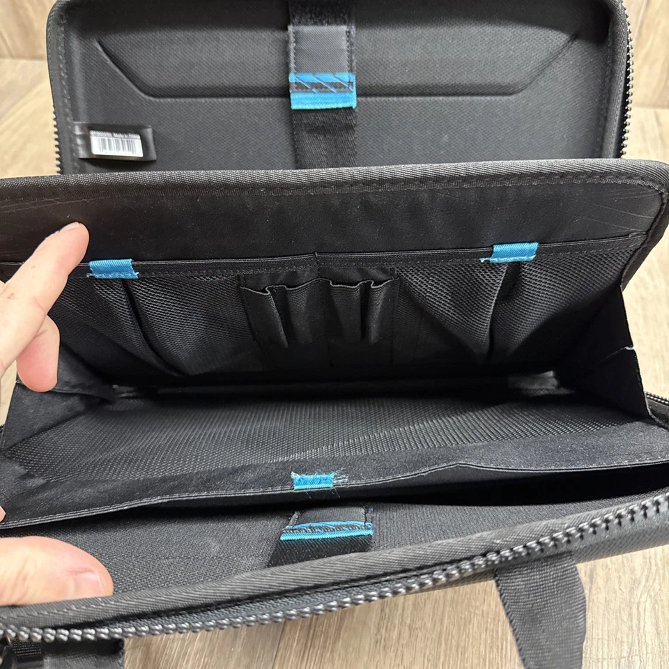 Maletín Thule Gauntlet 4 accesorios para Macbook Pro de 13" y MacBook Air Foto 3 de 4