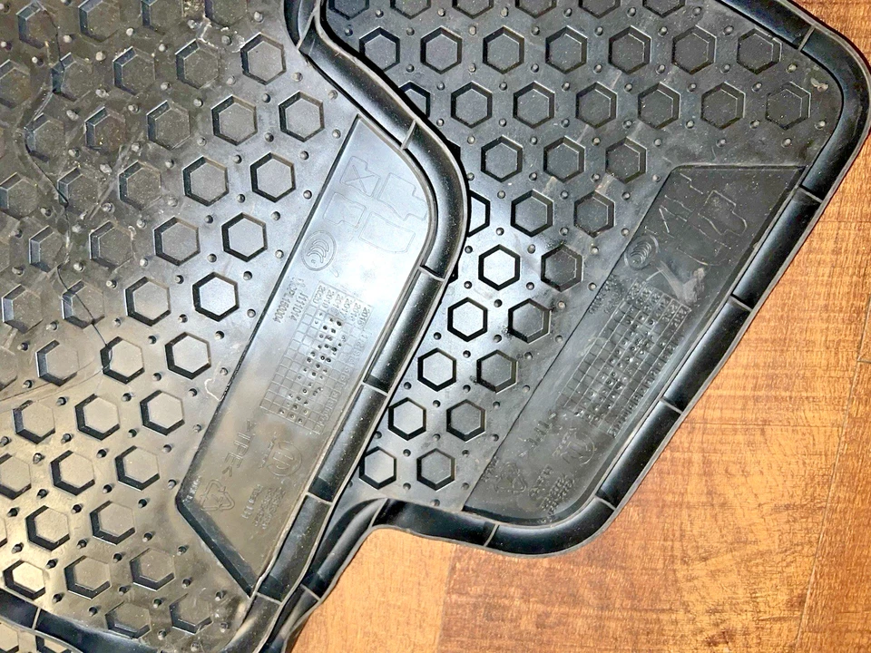 Оригинальный комплект напольных ковриков для любой погоды Mopar Jeep Renegade 4 шт 2015–2019 735634929 930 - Изображение 4 из 4