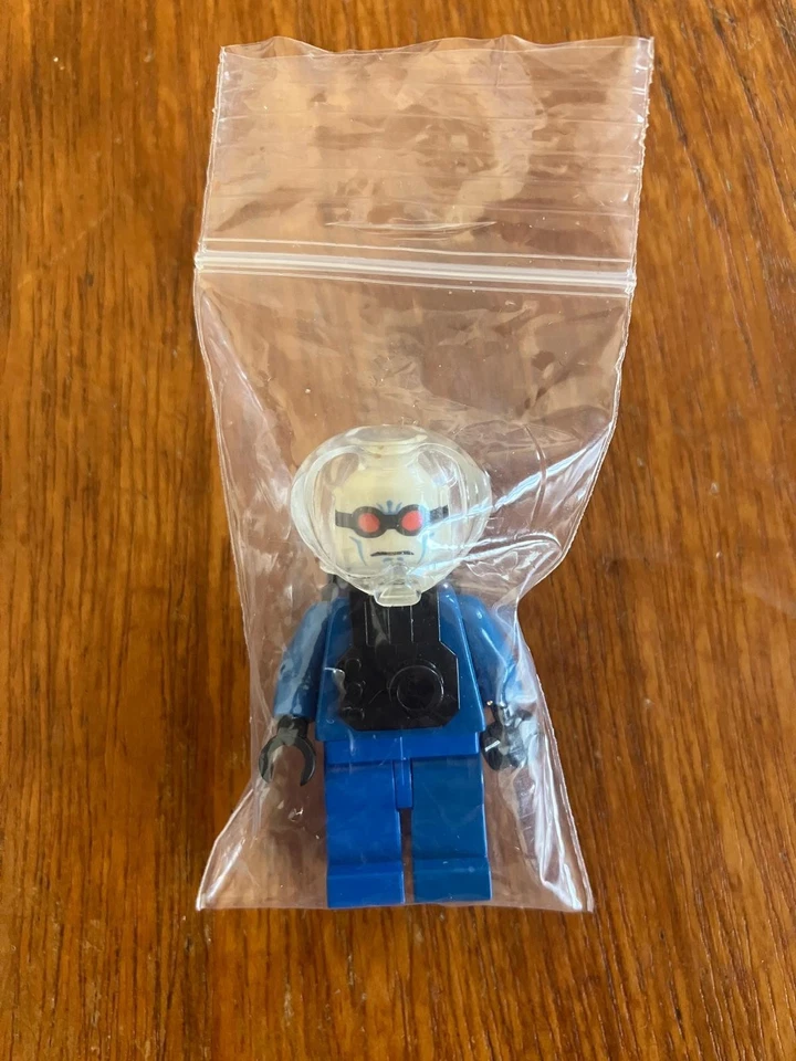 Lego Batman Minifigure Bundle (2006-2017) - Good to Excellent Condition - Image 4 of 4