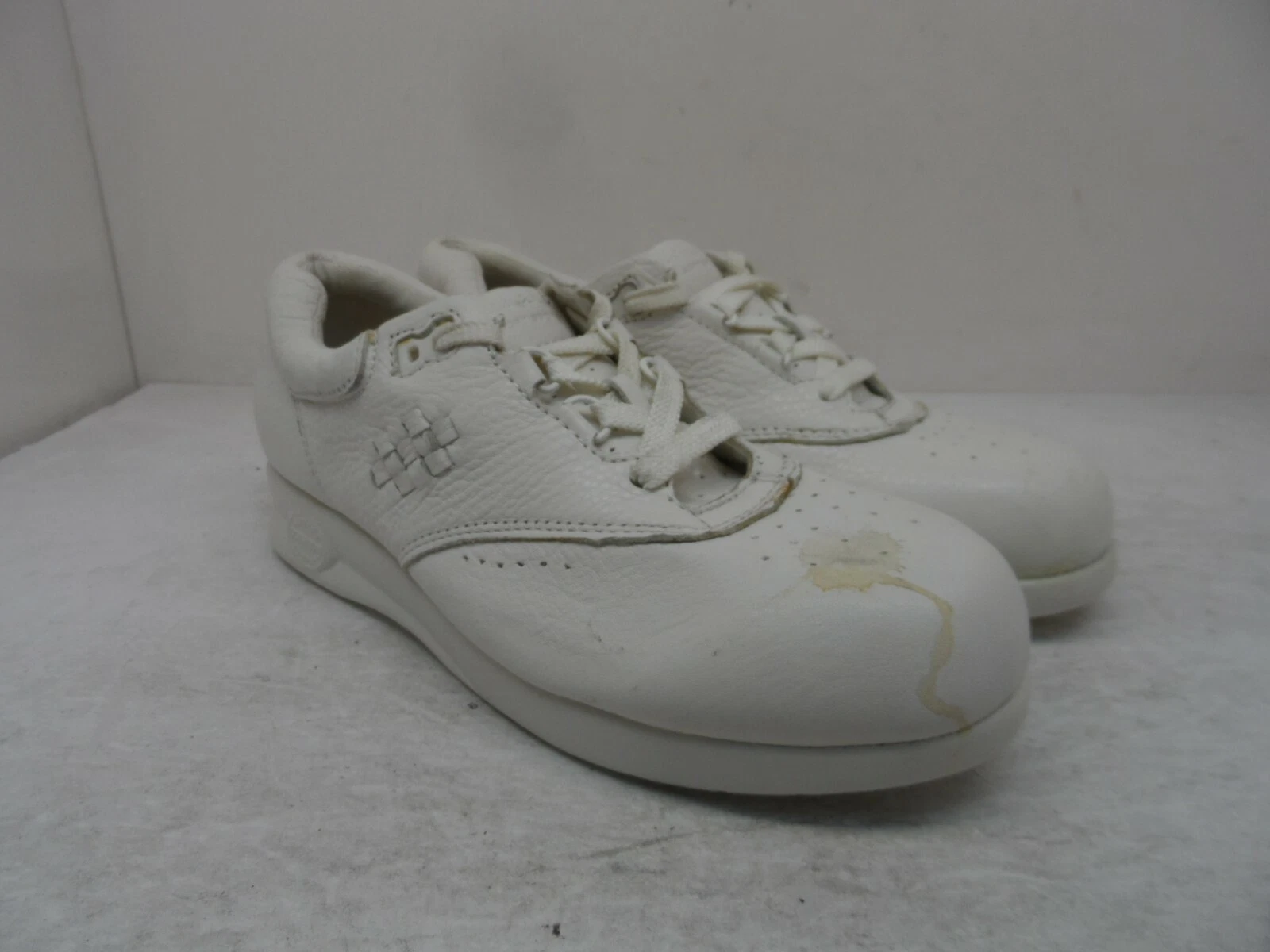Soft Spot Women's Supreme Lace Up Oxford White Leather Size 8M