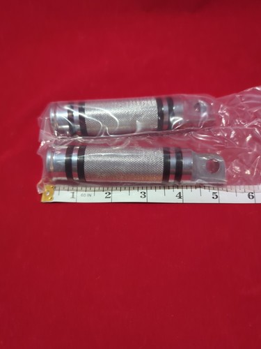 Silver Motorcycle Foot Pegs Mount Pedal For Harley-Davidson Touring Pair - Picture 4 of 4