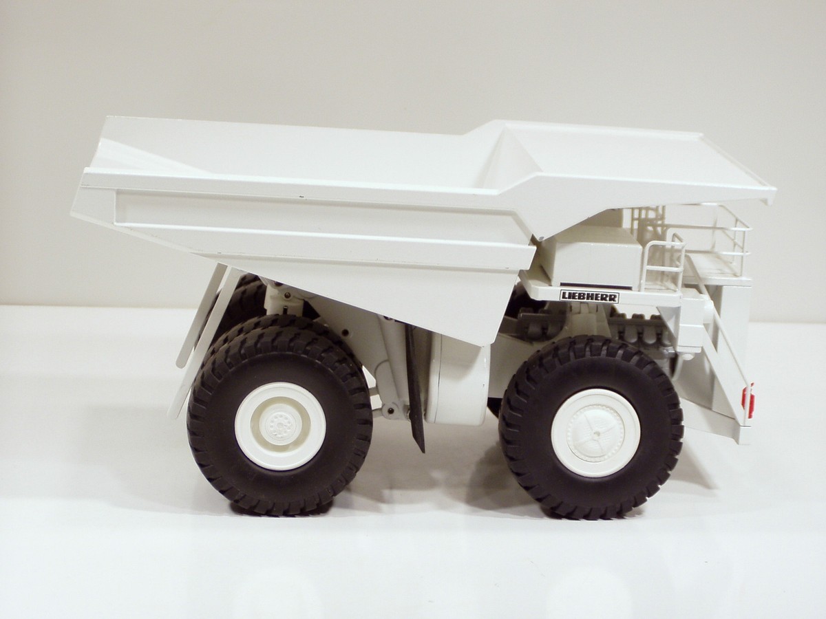 Liebherr 2450 Dump Truck - 1/50 - Conrad #2724 - N.MIB | eBay