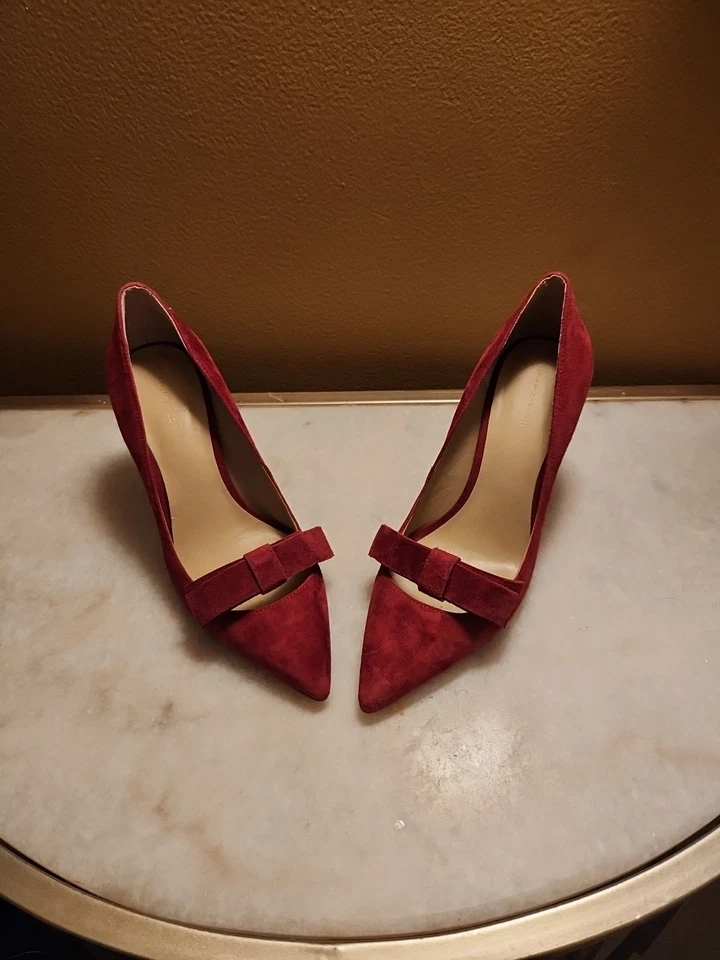 Zapatos de salón Ann Taylor de gamuza rosa con lazo de gamuza talla 7 Foto 3 de 3