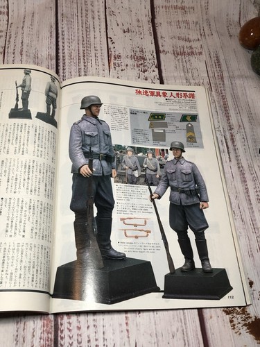 MODEL GRAPHIX Magazine #9 Vol. 83 Race Car Military Gundam Japanese - Picture 13 of 15
