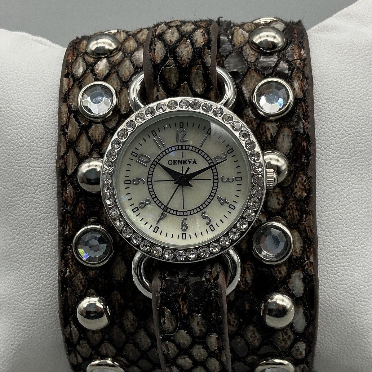 Vintage Geneva Silvertone Women\'s Cuff Watch Ornate Statement Bracelet Watch Geneva Cuff Watch - Etsy main image 4