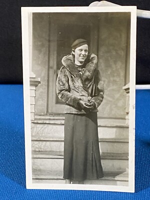 Well Dressed Young Women w/ Fur Coat Aurora Nebraska c. 1940 VTG Photo Lt#9