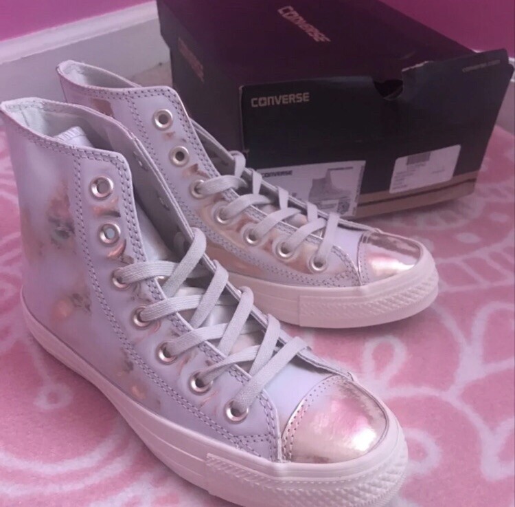 Converse Women’s Chuck Taylor All Star Converse Women’s Chuck Taylor All Star