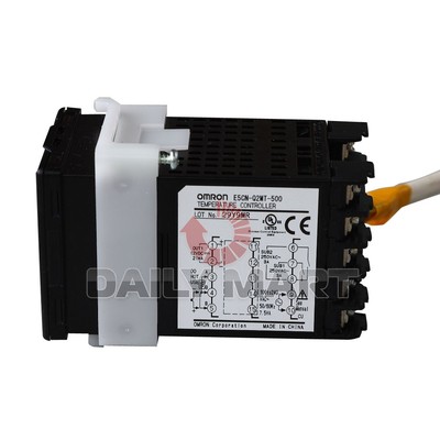 OMRON E5CN-Q2MT-500 NEW Digital Temperature Controller 100-240VAC 1/16 DIN