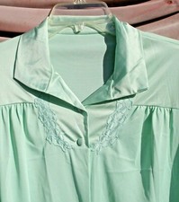 Vanity Fair Sz M Women's Vtg Nylon Robe Mint Green Button Front w/ Pocket