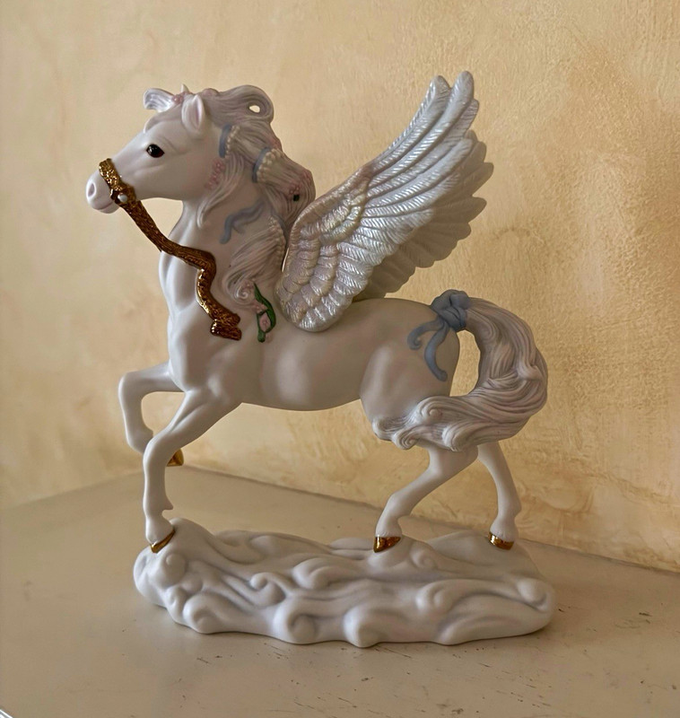 Princeton Gallery Fine Porcelain Pegasus Vintage Figurine "The Wings of Magic"