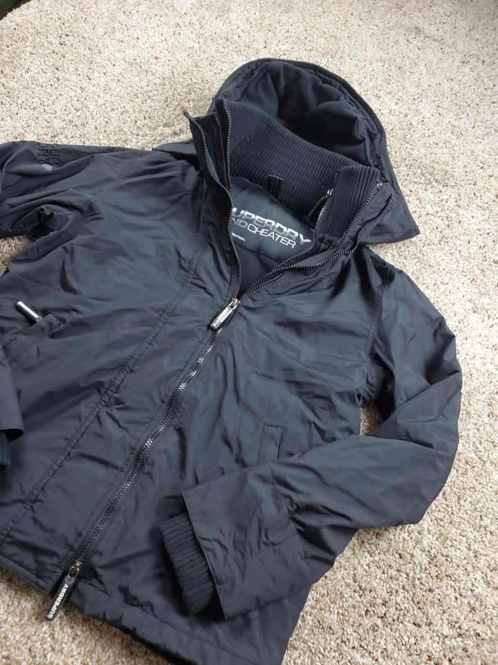 Superdry Chaqueta Wind Cheater Mediana Mujer Negra Manga Larga Forrada Con Capucha Nylon Foto 2 de 4