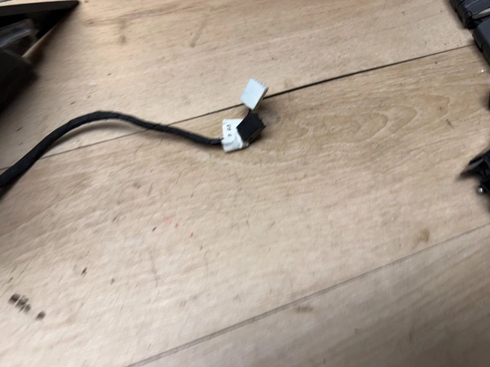 MERCEDES BENZ C250 C63 W204 OEM 12-14 ESPEJO RETROVISOR PUERTA LADO CONDUCTOR DELANTERO IZQUIERDO BLANCO Foto 4 de 4