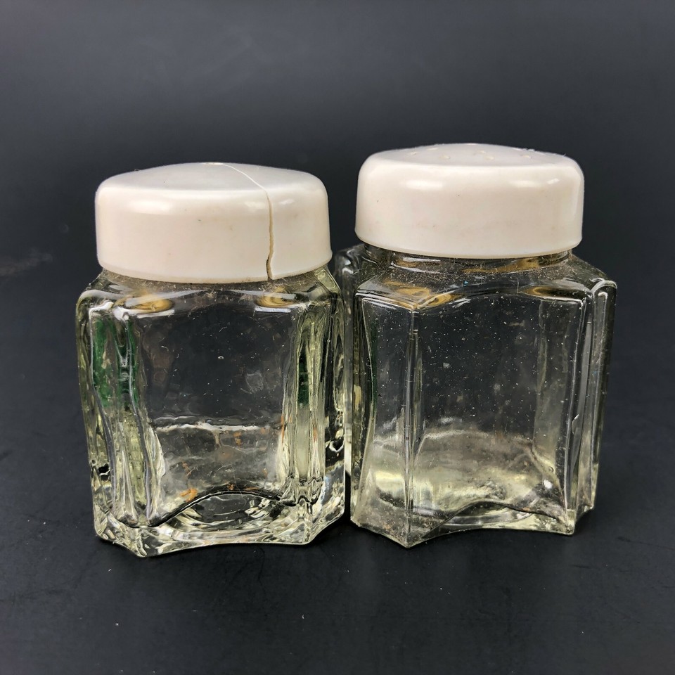Vintage Glass Salt and Pepper Shakers Clear Retro Kitchen Plastic Lid