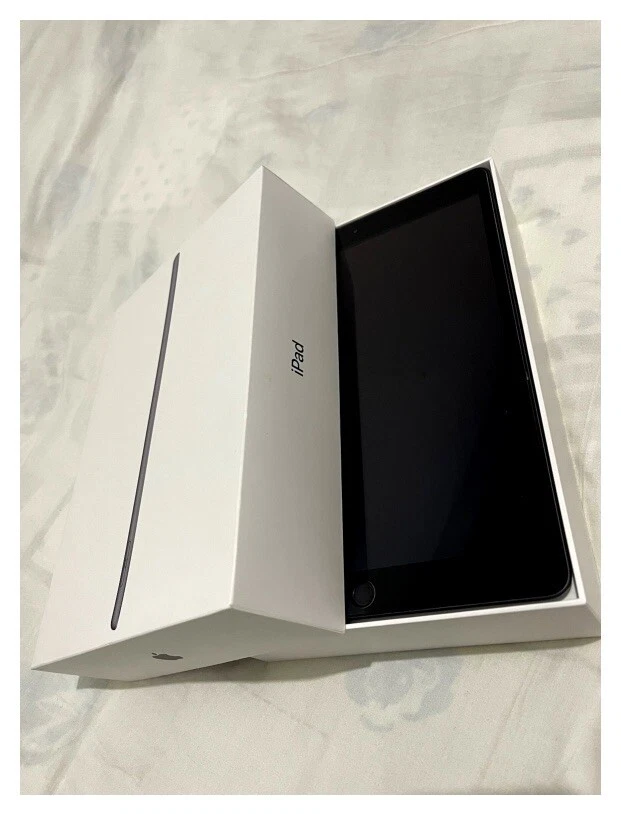 In vendita iPad 7 generazione WIFI Apple da 128GB con accessori inclusi! - Immagine 3 di 3