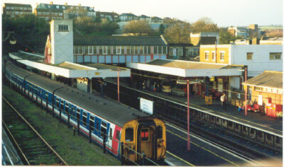 Foto 6x4 A Prior(y) Verlobung Dover\/TR3141 A B.R. einheit steht bei Dover um 1994