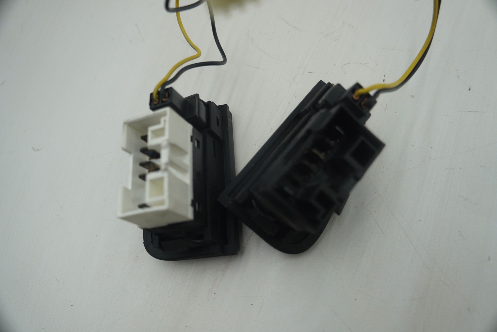 Center Dash Power Door Window Lift Control Switch 65520400 Ferrari 360 04 *Note*