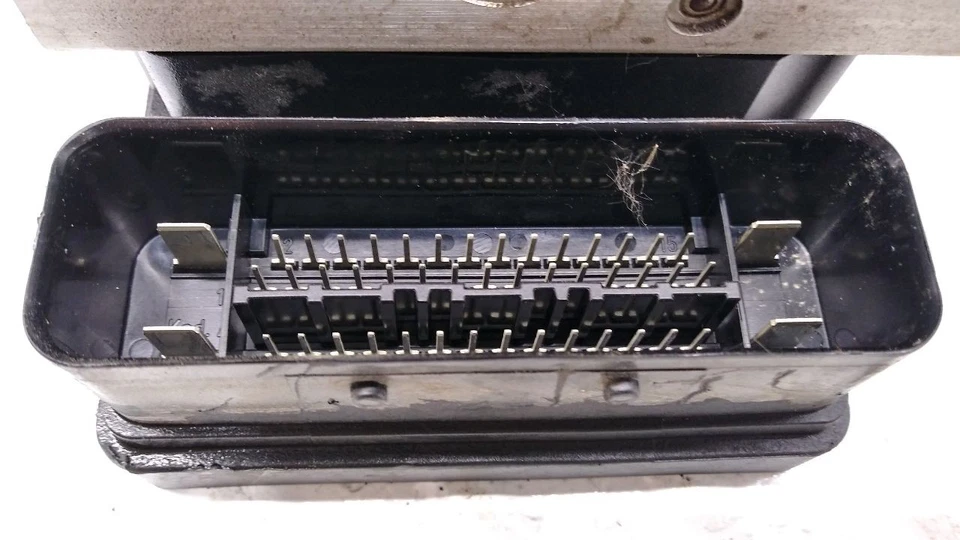 Conjunto de bomba de peça de freio antibloqueio AWD compatível com 05 VOLVO 60 SERIES 30643982 - Imagem 2 de 4