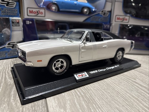 1969 Dodge Charger R/T - White 1/18 Scale Maisto Diecast Model - New | eBay