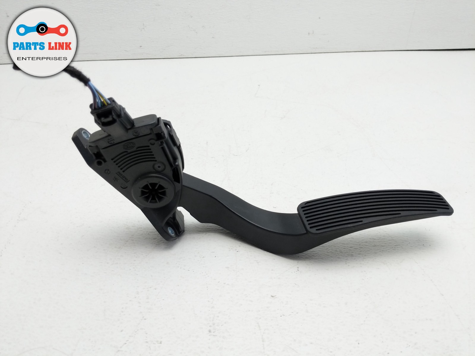 2017-2020 MASERATI LEVANTE M161 GAS ACCELERATOR THROTTLE PEDAL SENSOR GHIBLI OEM